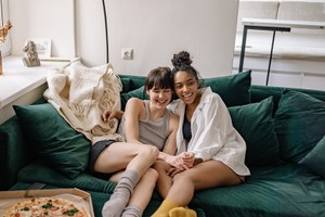 Pareja swinger nos comparte su vida y consejos de cómo disfrutar plenamente nuestra sexualidad.
