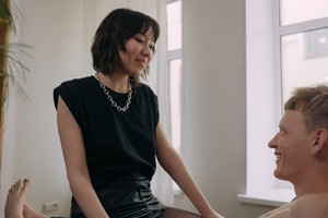 Pareja swinger nos comparte su vida y consejos de cómo disfrutar plenamente nuestra sexualidad.